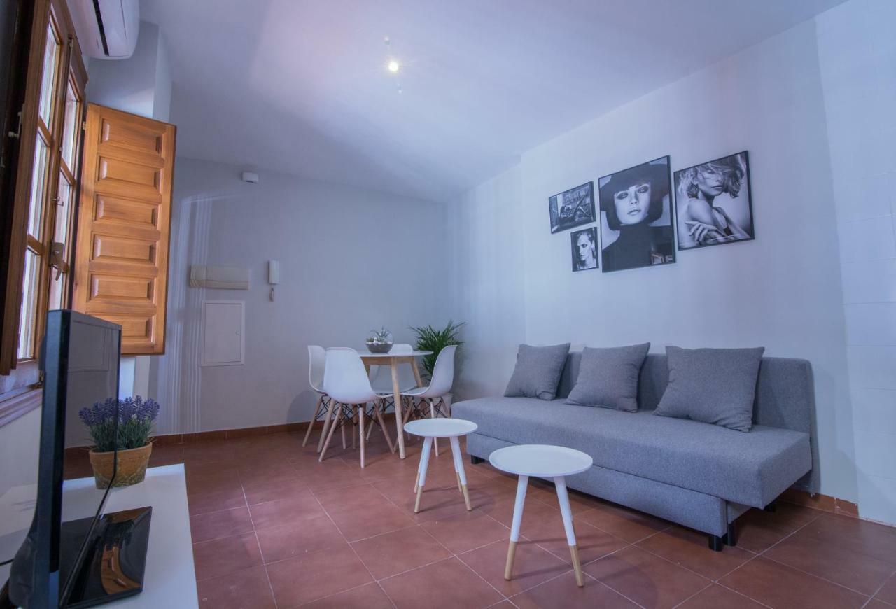 Apartamentos Nahira Suites 3000 Granada Buitenkant foto